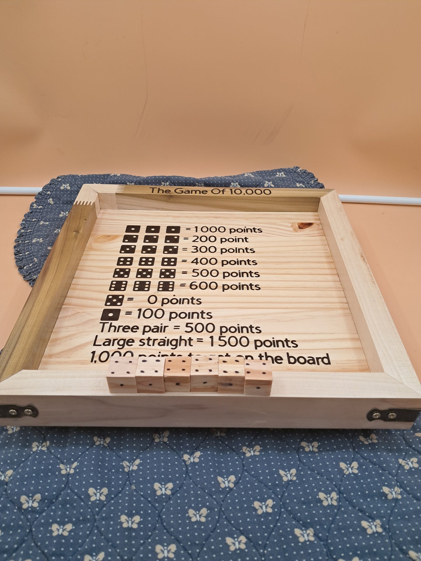 10,000 Farkel Dice Game Board With 6 Wooden Dice