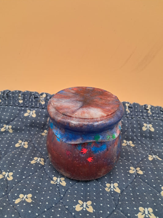 Honey style storage jug with lid