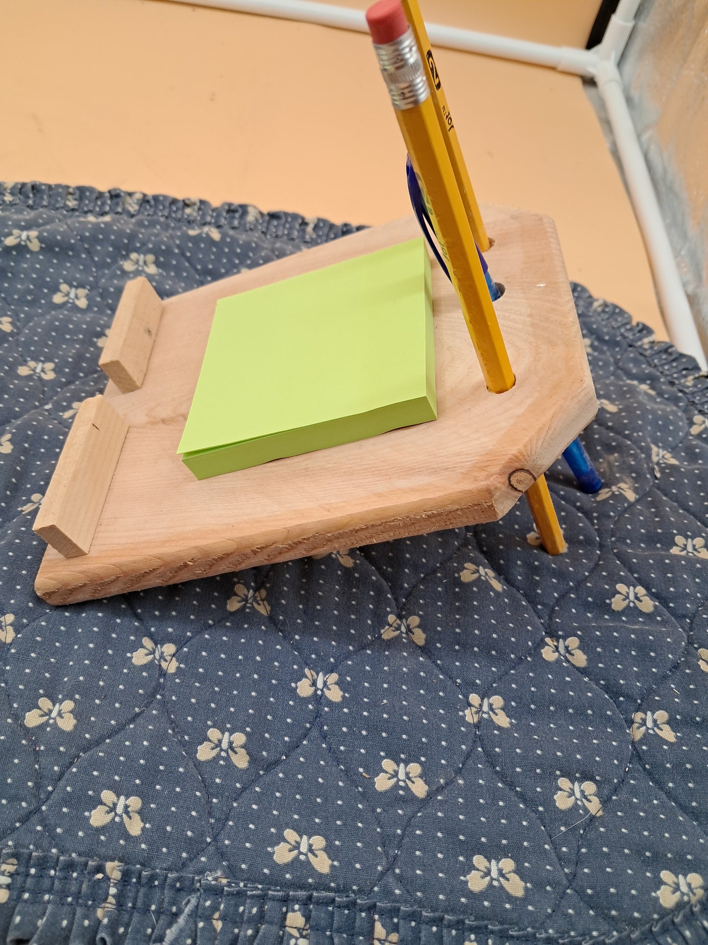 Adjustable Phone and Note planning Caddy 5.00ea to 7.00ea